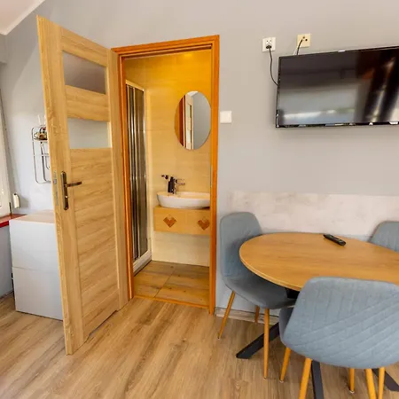 Bed & Breakfast Gosciniec Pod Markizami 3*