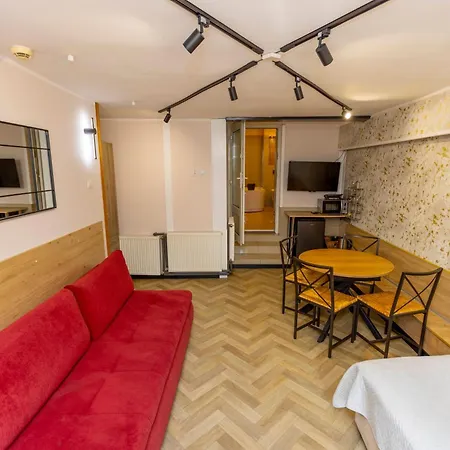 Gosciniec Pod Markizami 3*