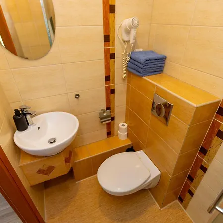 Gosciniec Pod Markizami Bed & Breakfast 3*