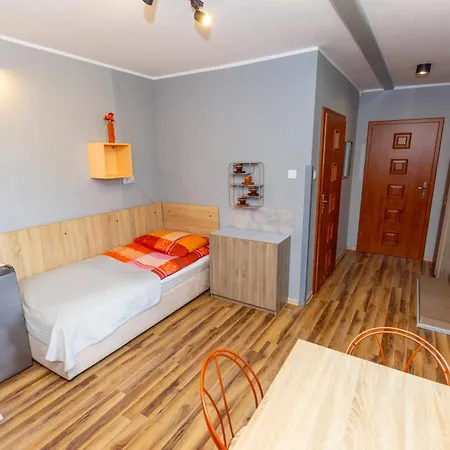 Gosciniec Pod Markizami Bed & Breakfast 3*