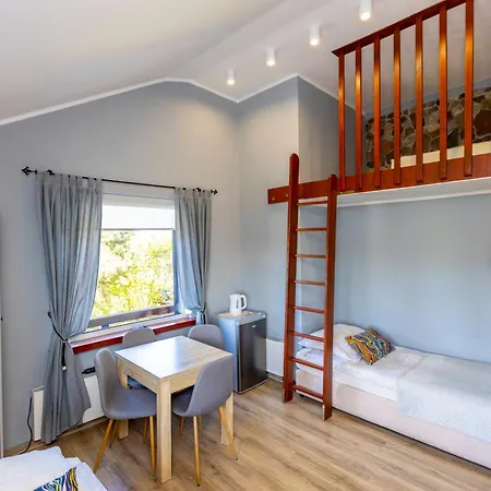 Bed & Breakfast Gosciniec Pod Markizami 3*