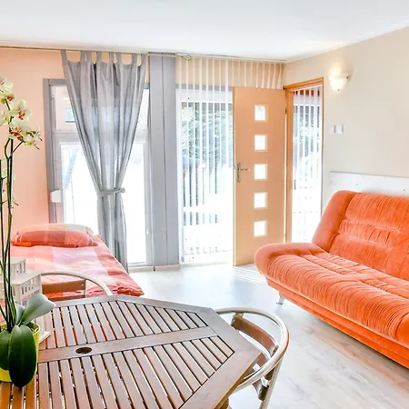 Gosciniec Pod Markizami Bed & Breakfast 3*
