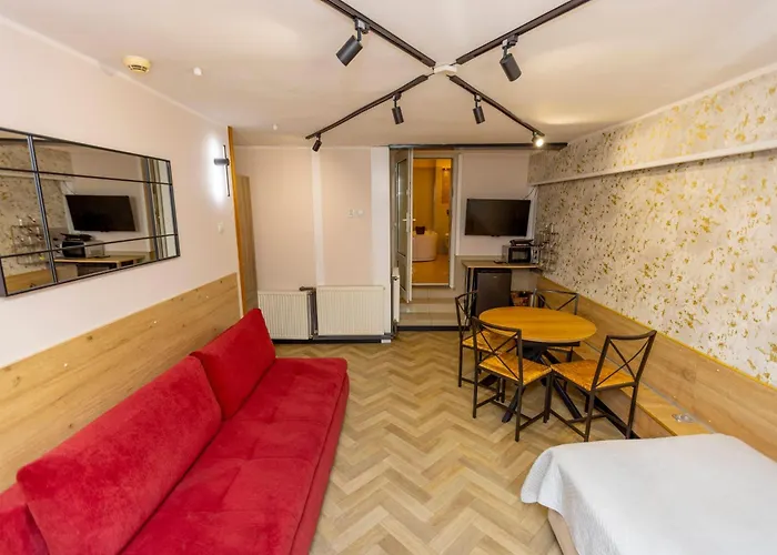 Gosciniec Pod Markizami 3*