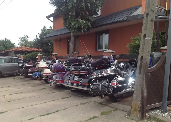 Gosciniec Pod Markizami 3*